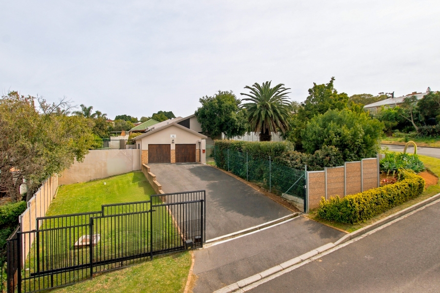 4 Bedroom Property for Sale in Heldervue Western Cape